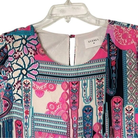 Everly Pink Floral Bohemian Tunic Dress women's size Medium - Picture 4 of 5